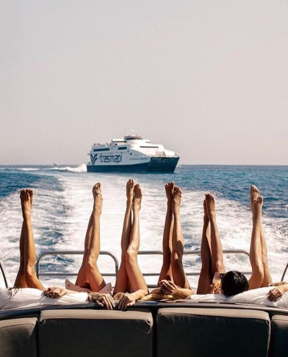 Affittare una barca a Ibiza — Water Motion yacht in navigazione verso Formentera"